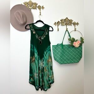 💚Bohemian tie dye with embroidery flowy dress L
Ptp 24 when stretched l 40”